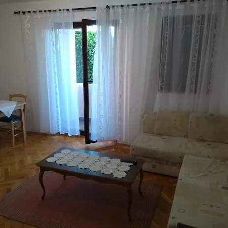 Apartment With A Parking Space - 17675 Crikvenica